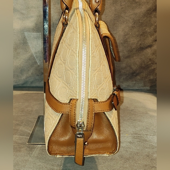 SALVATORE FERRAGAMO BEIGE & BROWN LEATHER GANCINI EMBOSSED SATCHEL & WALLET SET - Picture 11 of 16